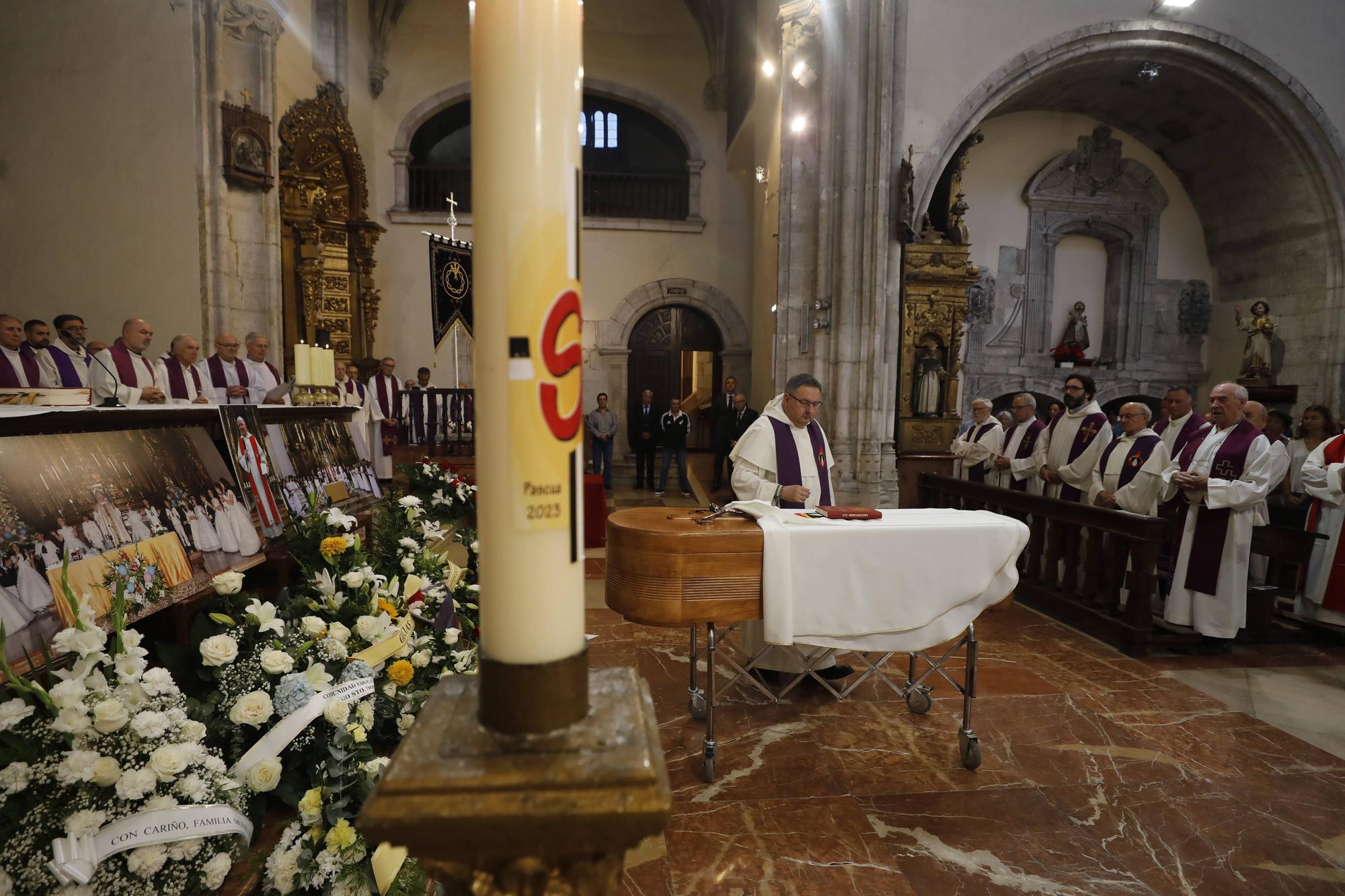 En imágenes: Oviedo despide a fray Antonio, cura de los Dominicos