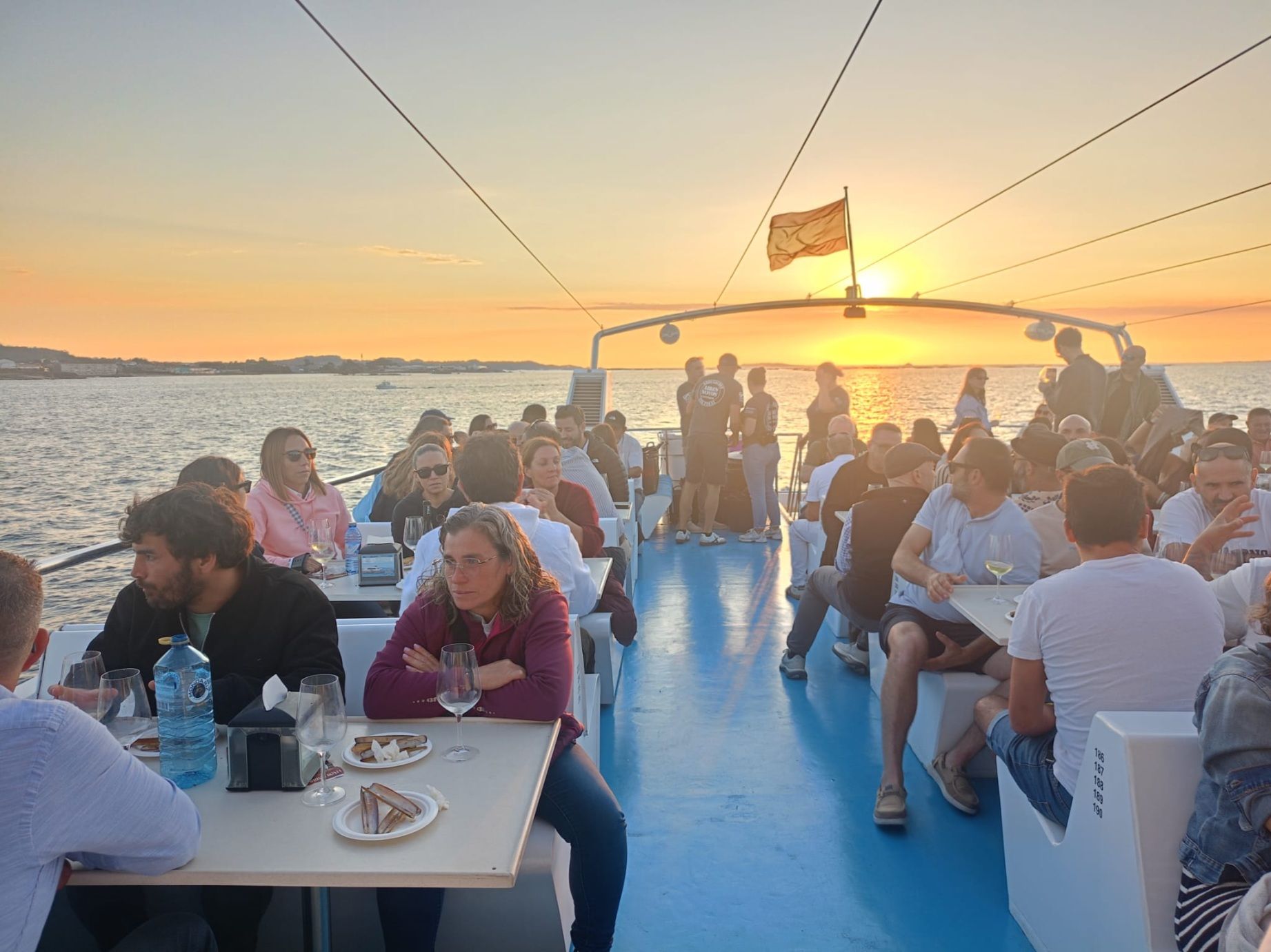 La ruta de «Viños singulares polo mar» a bordo del catamarán «Gran Cormorán Jet», esta tarde-noche.