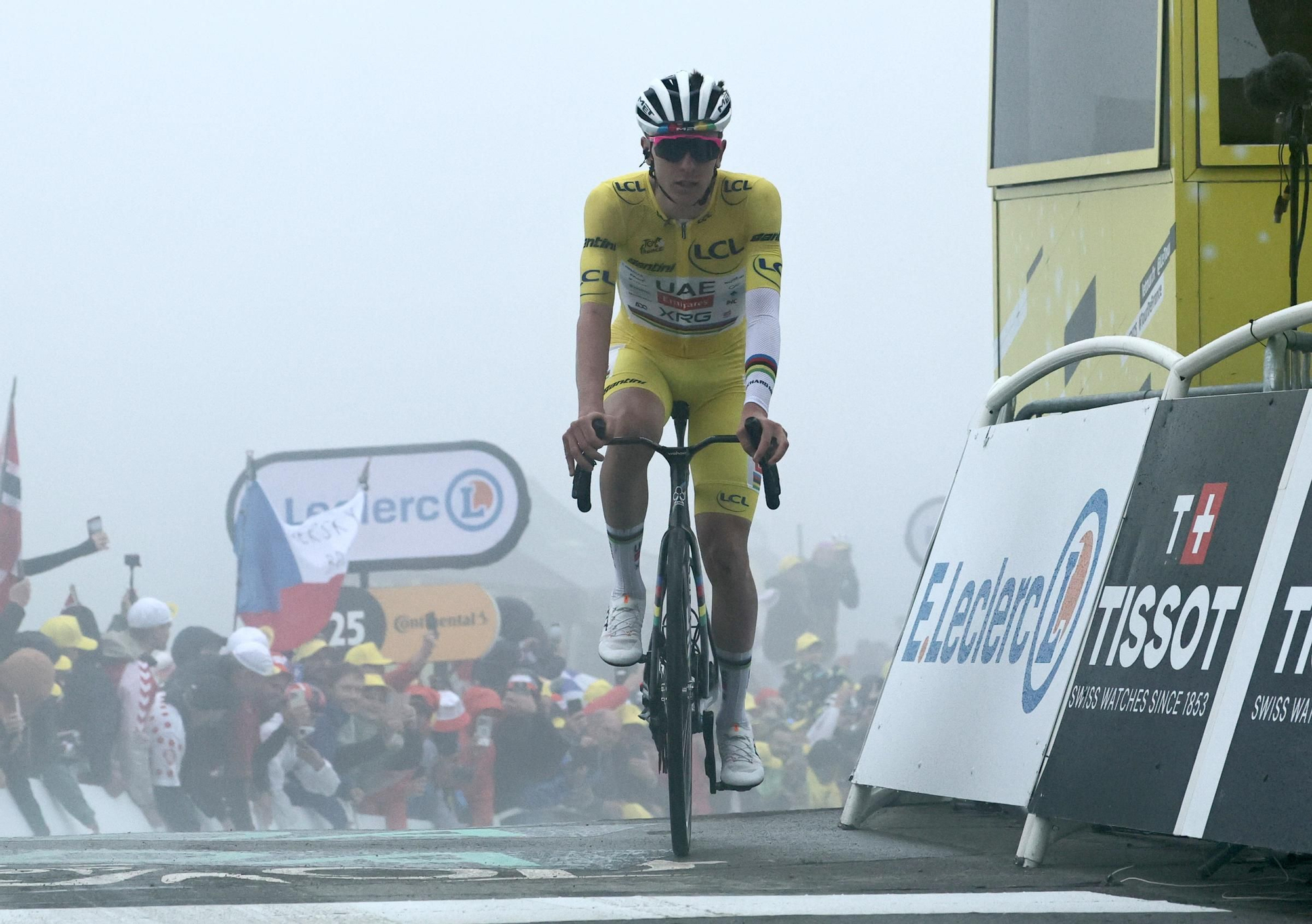 Ben O'Connor conquista el techo del Tour, Pogacar suma y sigue