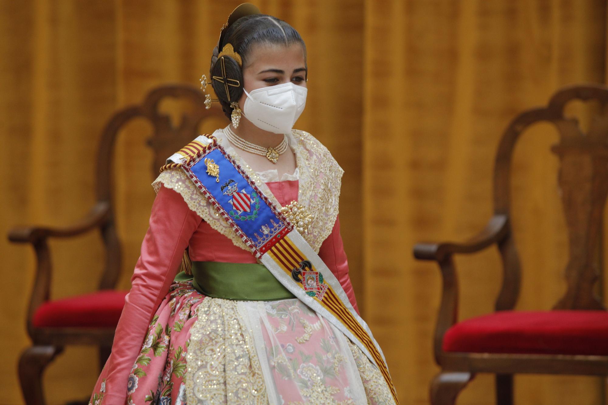 Carla García y la corte infantil regresan por unas horas a la actividad oficial