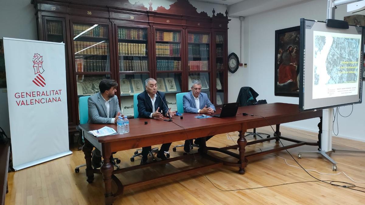 Aix, Alonso y García Nebot, en el transcurso de la presentación