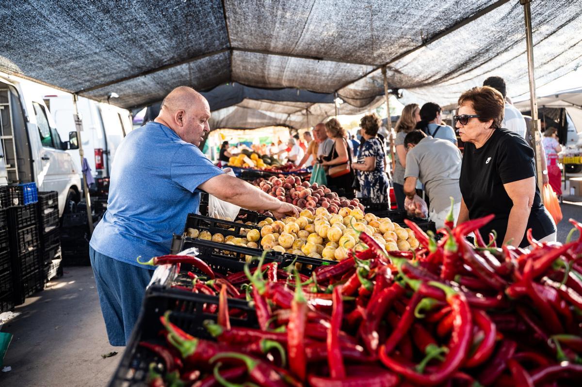 Los mercadillos extremeños pierden el 60% de sus ventas en el primer semestre