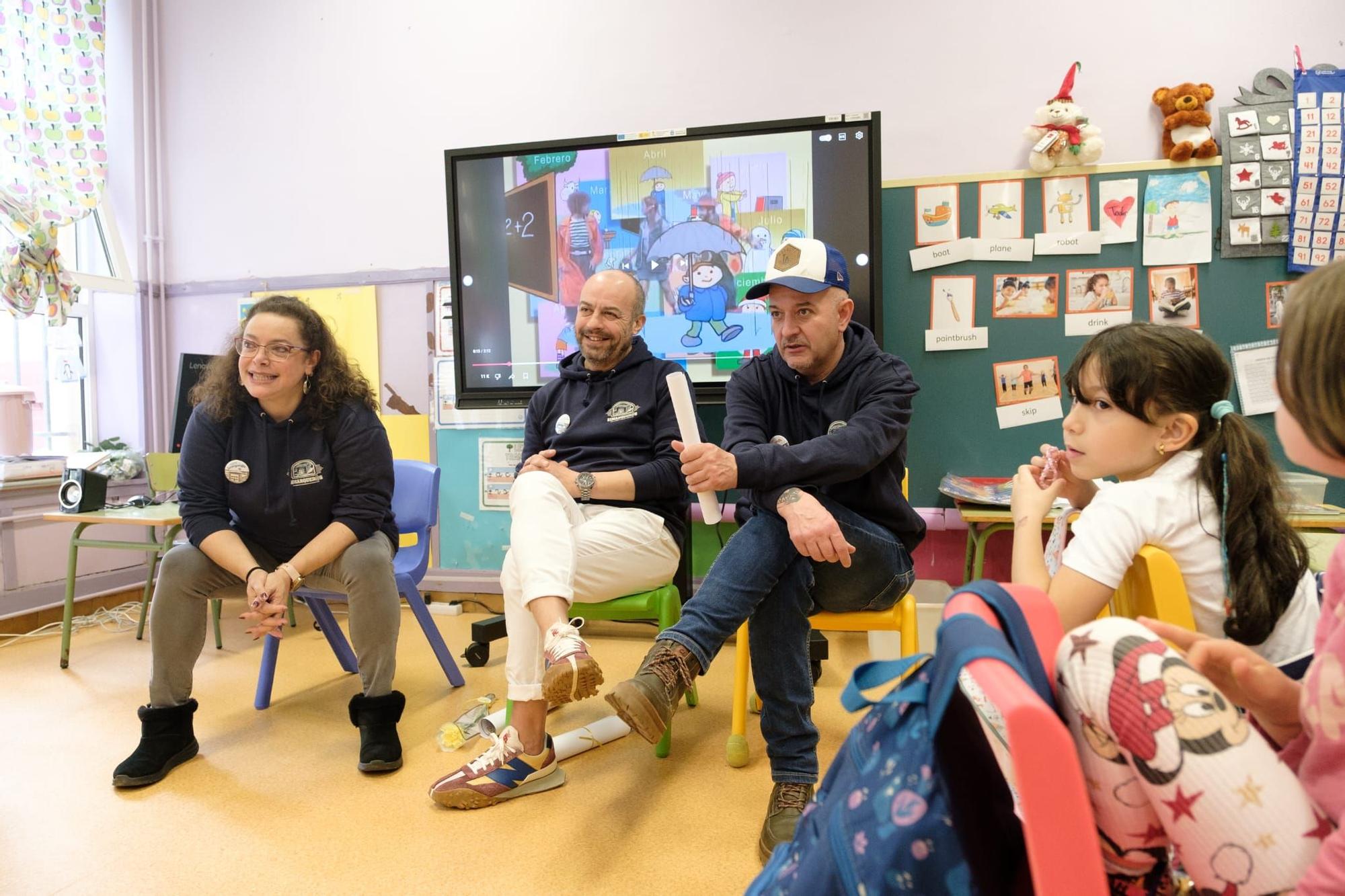 Antiguos alumnos de Los Campos, de visita en el colegio (en imágenes)