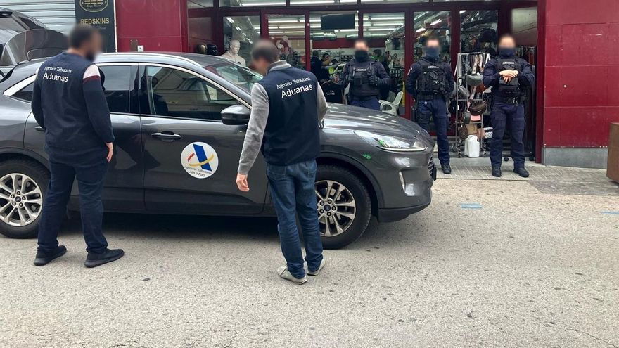 Comissen a tres locals del Portús mercaderia falsificada per valor de prop d&#039;un milió i mig d&#039;euros