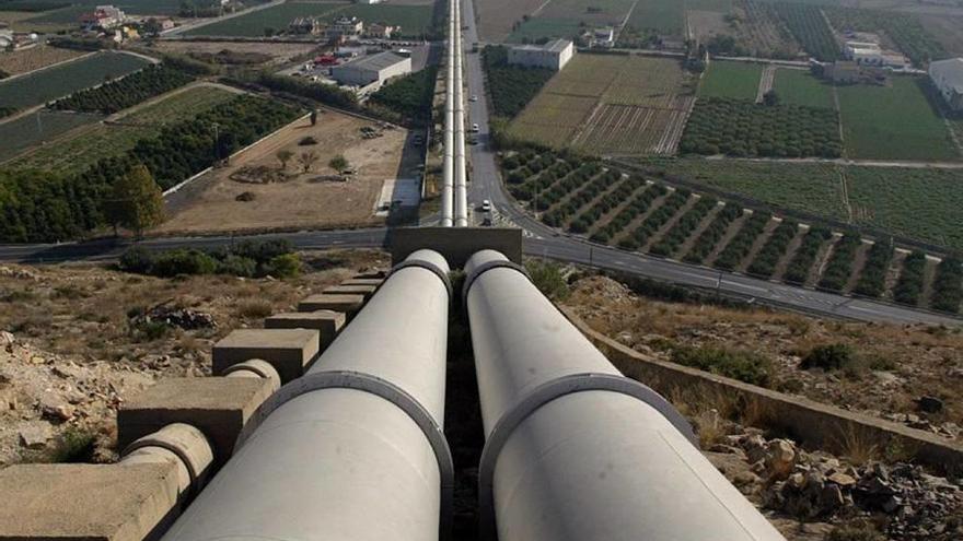 El consumo de agua se dispara por el calor y el turismo durante el verano