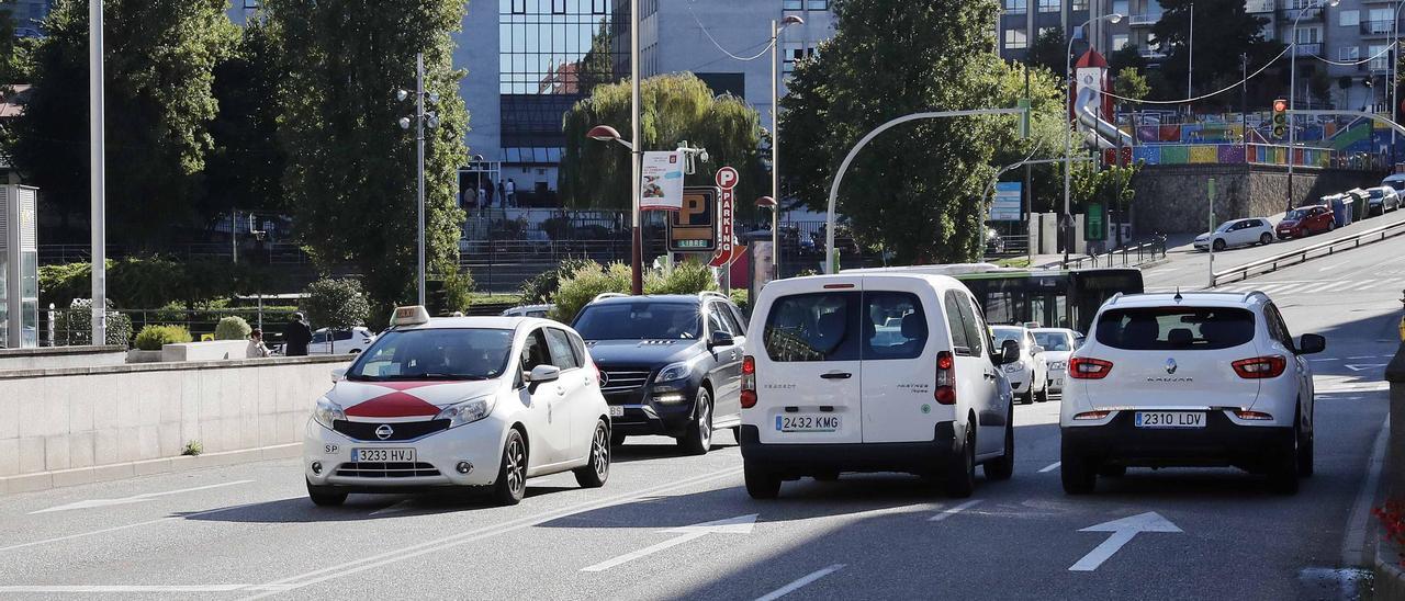 Vehículos circulando por Vigo