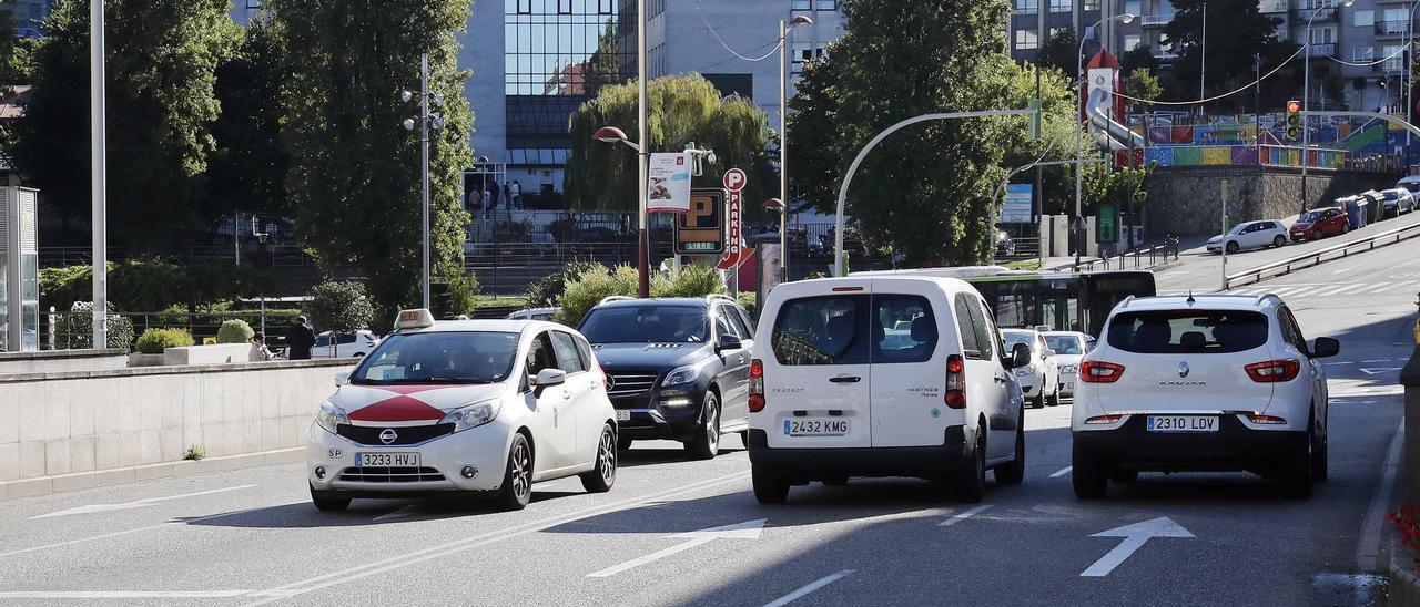 Vehículos circulando por Vigo