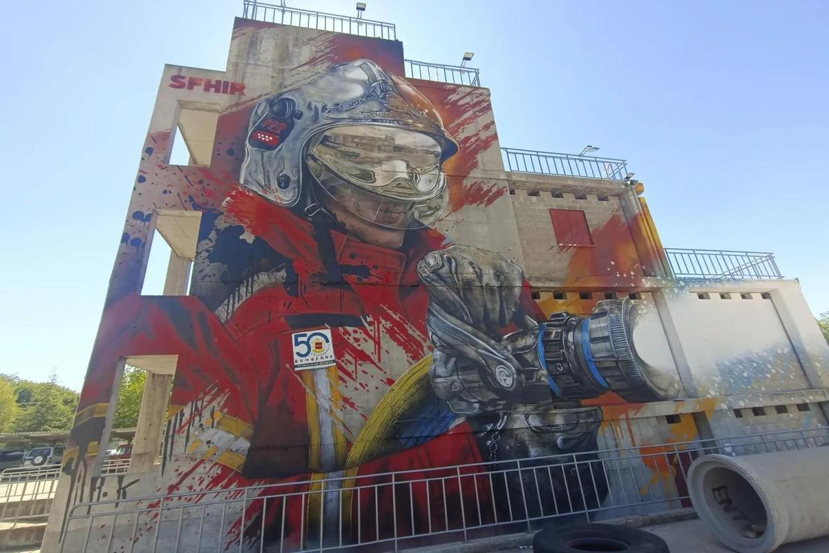 Mural 'Fireman', realizado por el artista Shfir