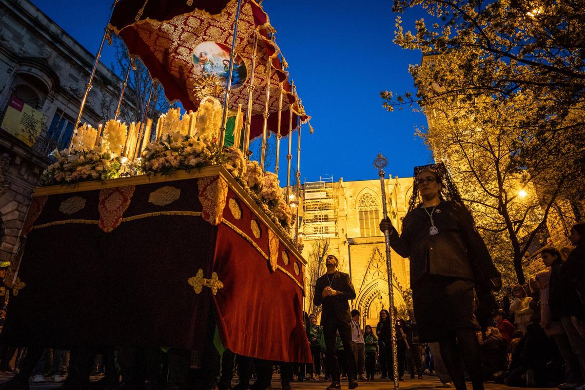 L’expectació per la Processó del Divendres Sant desborda el carrer