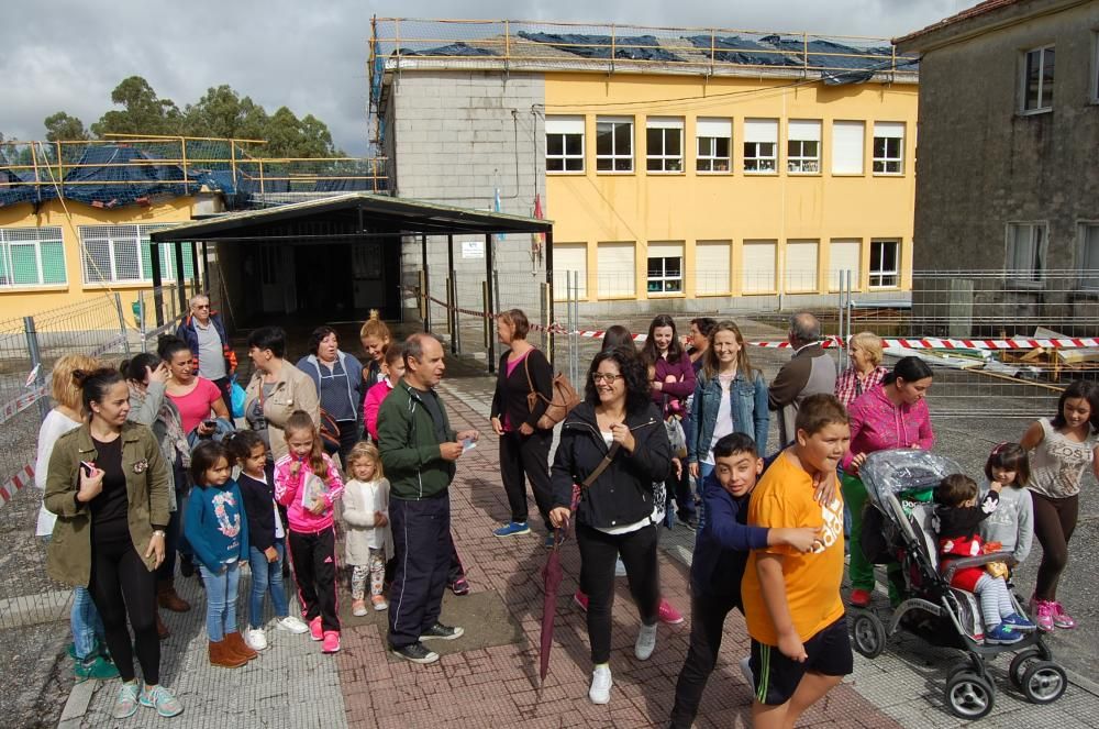 Educación suspende las clases en el colegio de Fornelos al anegarse el interior