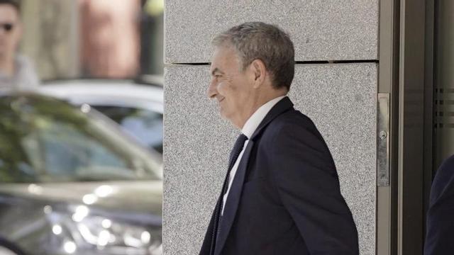 José Luis Rodríguez Zapatero, sortint de l’Audiència Nacional. | JOSÉ LUIS ROCA.