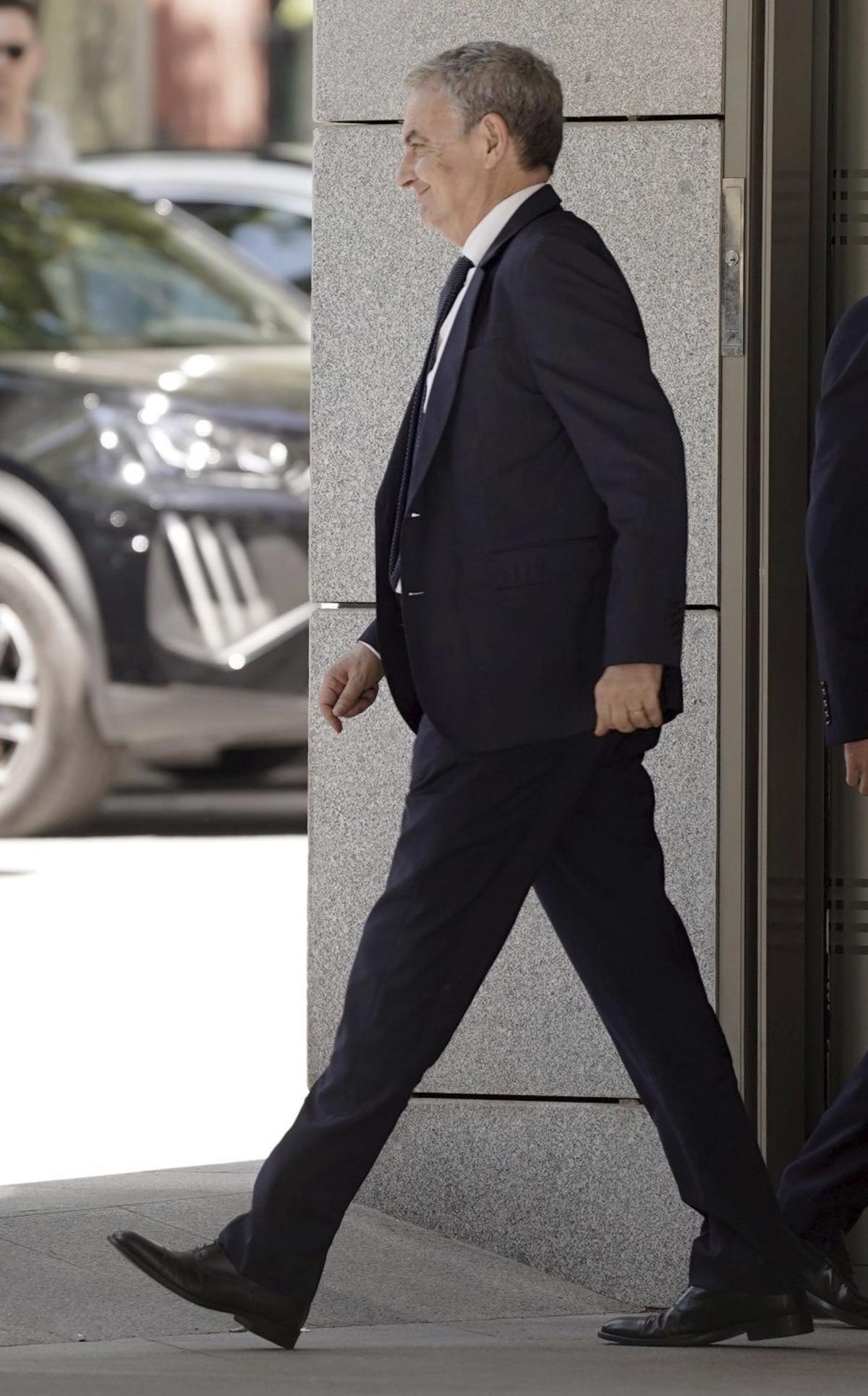 Zapatero estava "molt enfadat" amb Plus Ultra per veure’s vinculat al rescat
