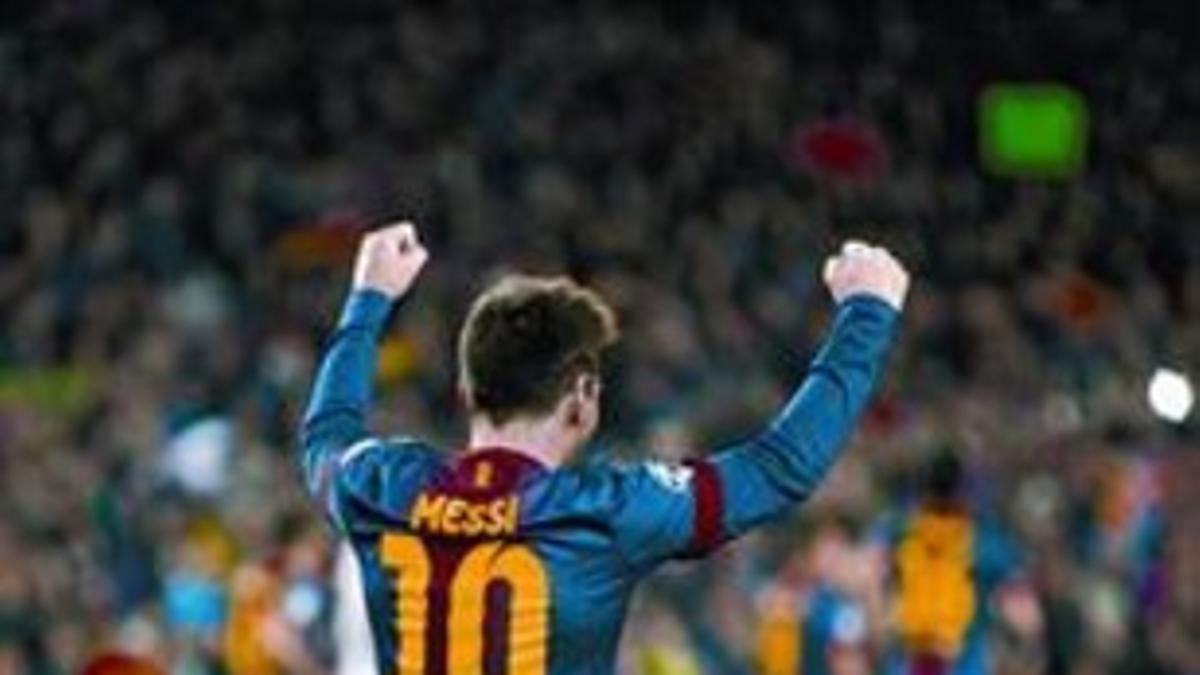 Alba, tras el gol, (izquierda) y  Messi festejan el pase azulgrana.