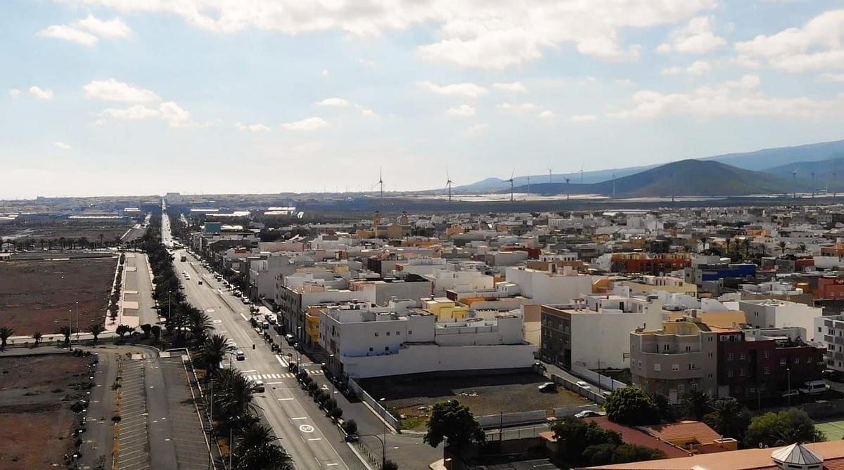 Imagen aérea de la zona urbana del Cruce de Arinaga por la GC-191.