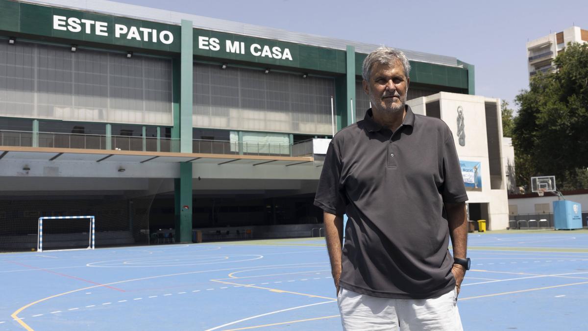 Para Miki, el patio de El Pilar, es ya su segunda casa