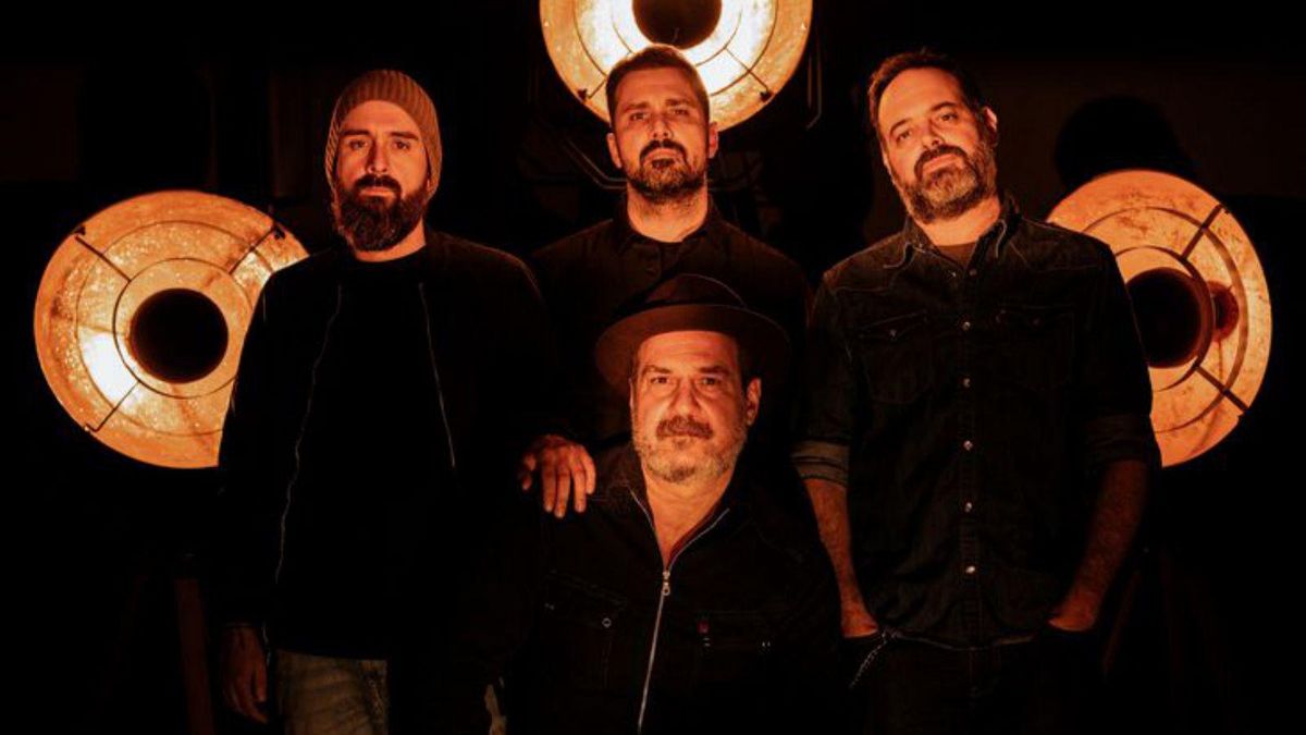 Eladio y los Seres Queridos.