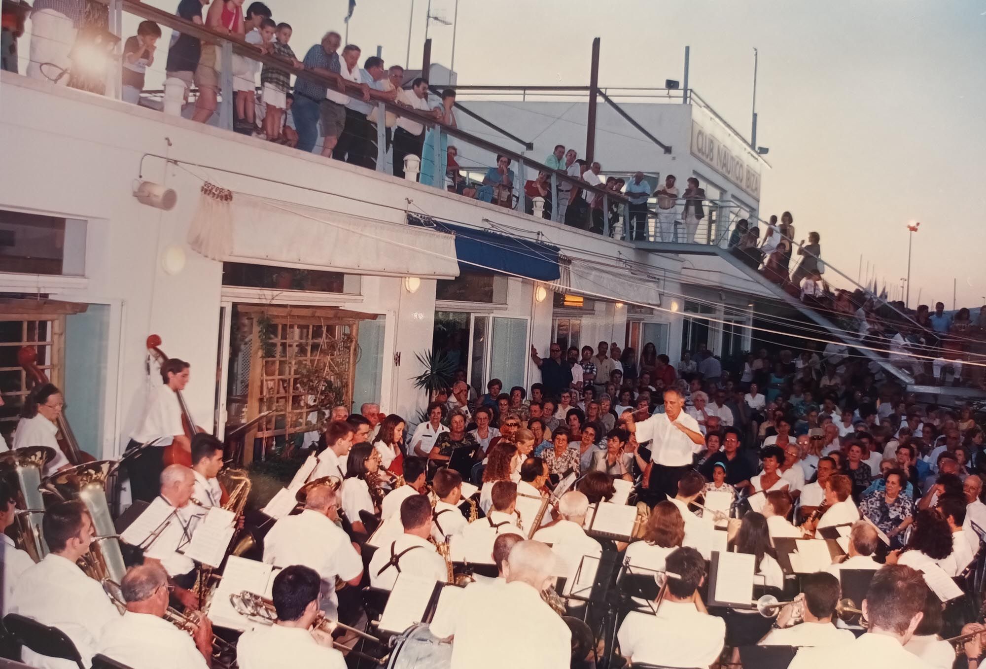 Flotillas, escuelas y premios modernos.