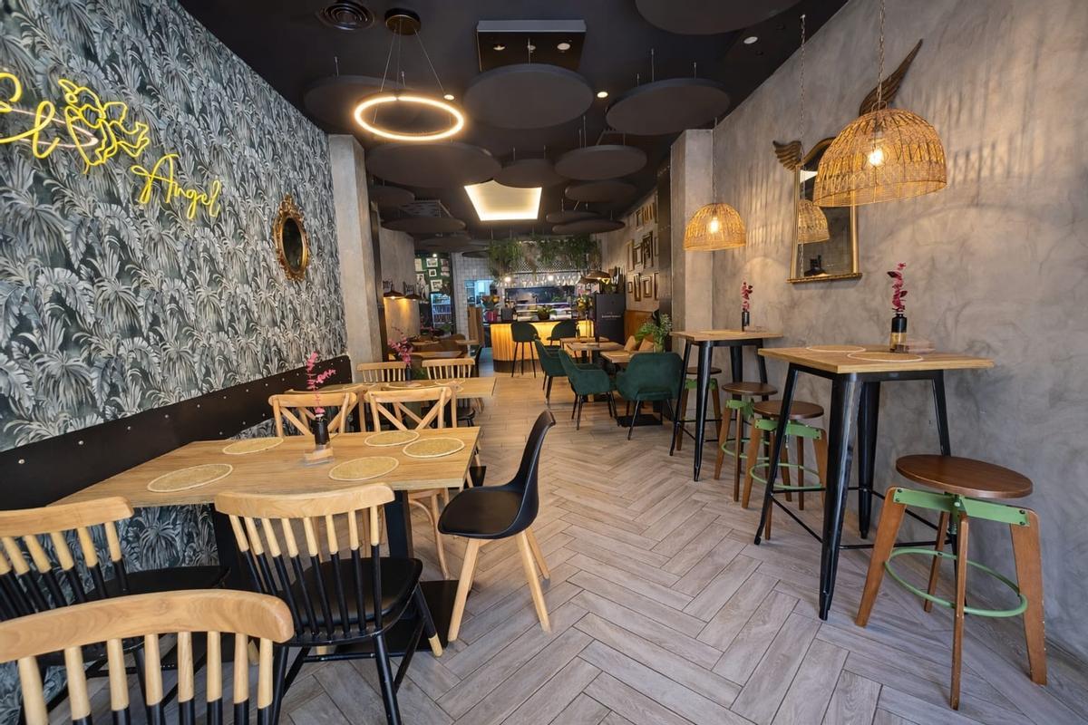 El Ángel, en Almoradí, es un referente gastronómico que lleva décadas «cocinando la vida».