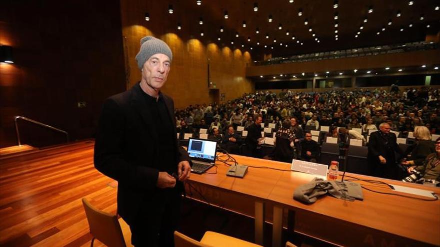 Lleno absoluto para la conferencia del premio Pritzker Jacques Herzog