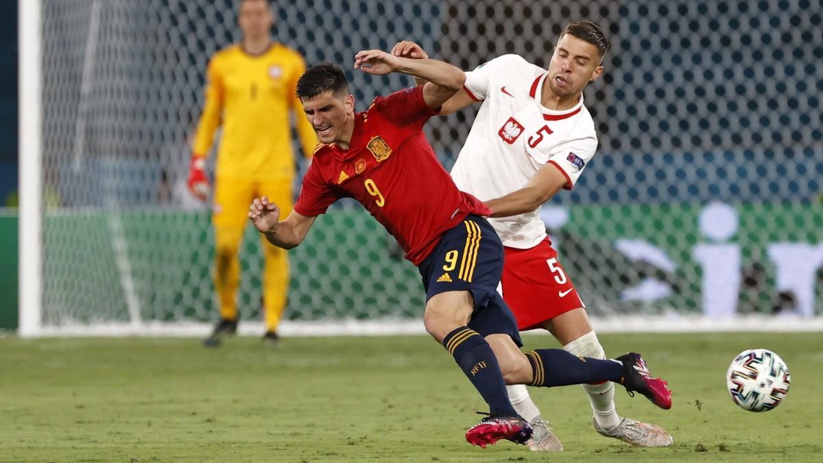 Gerard Moreno frente a la selección de Polonia