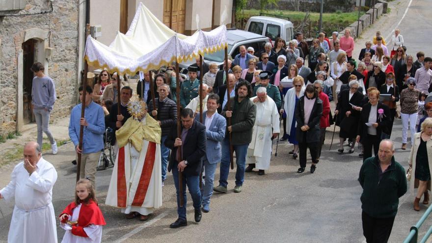 Primaveral Martes de Pascua en El Puente de Sanabria