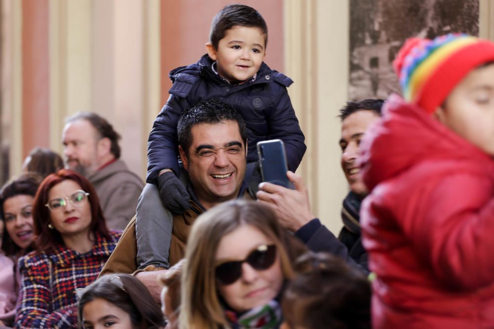 Los Reyes Magos llegan a Murcia repartiendo Roscón