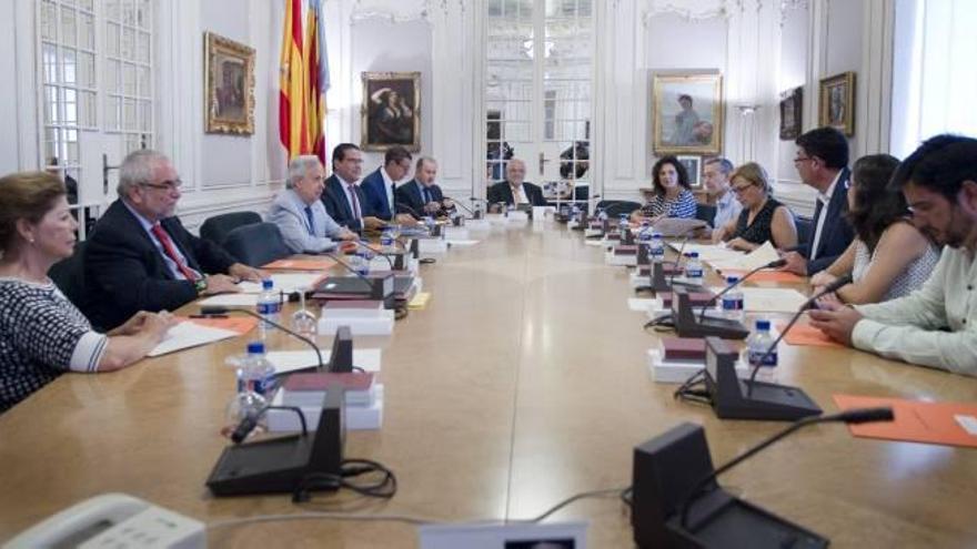 Compromís y EU negociarán aliarse si prospera la elección directa de alcaldes