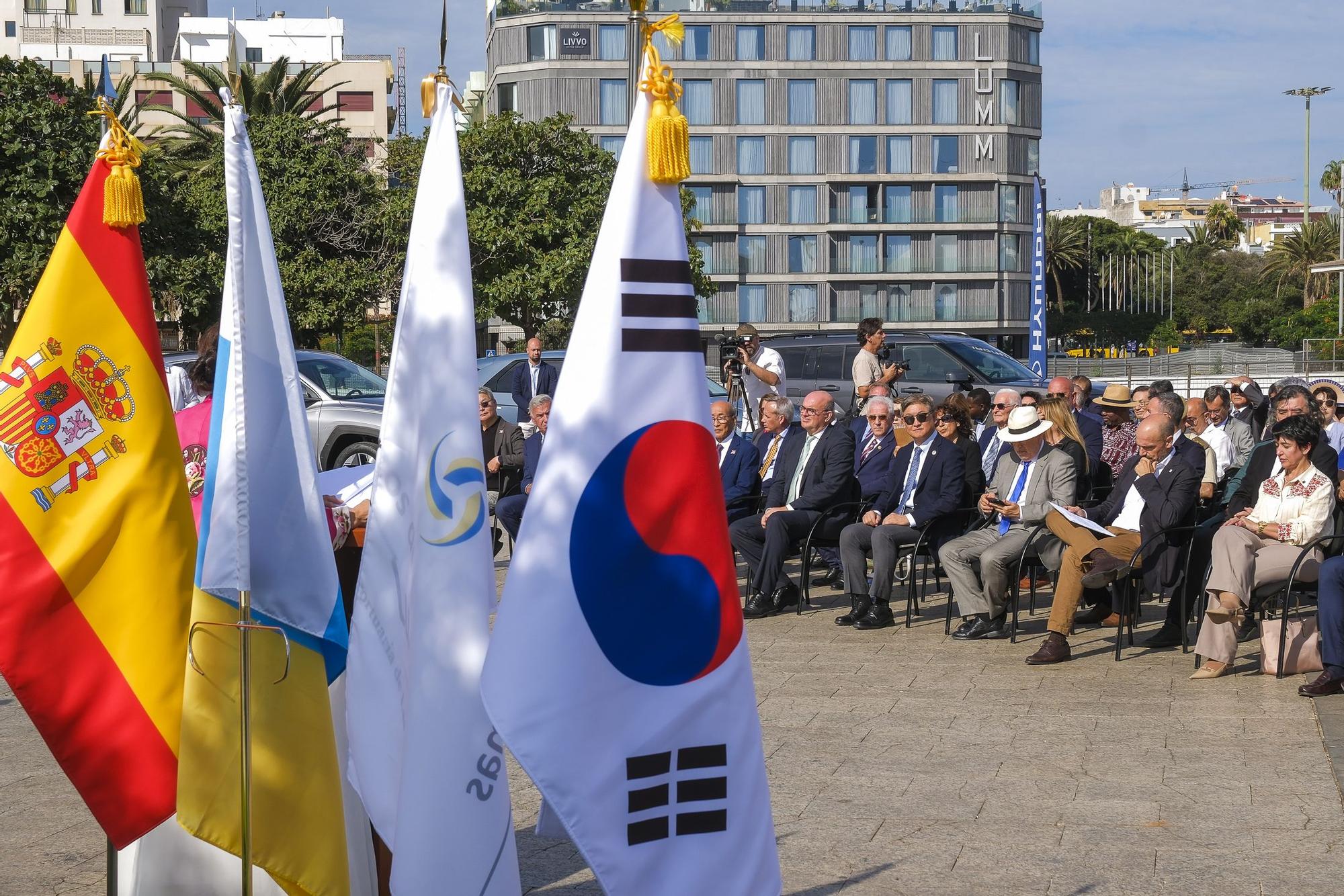 Inauguración del 'Greetingman'