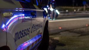 Una patrulla de Mossos dEsquadra, de noche