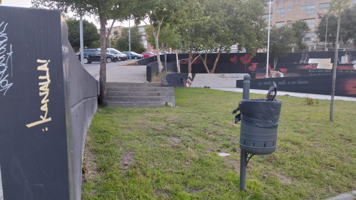 'Kanalla!', la firma de un nuevo grafitero en las calles de Plasencia.