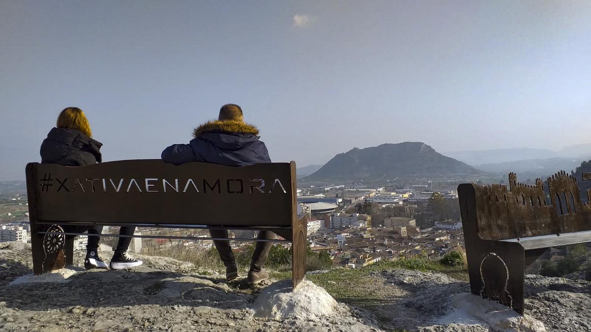 Bancos en el Bellveret de Xàtiva.