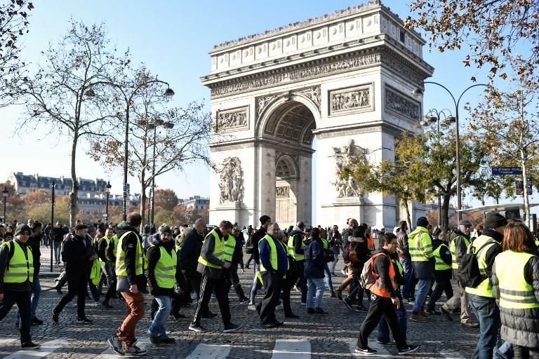 Los ''chalecos amarillos'' protestan en Francia