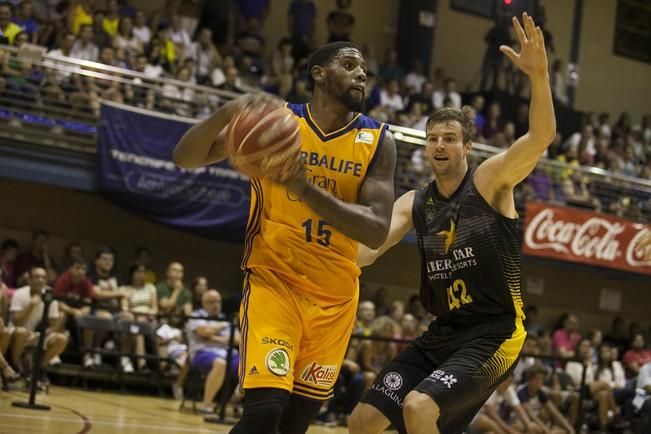 03/09/2016.DEPORTES .Partido de baloncesto amistoso entre el Iberostar Tenerife y el Herbalife Gran Canaria.