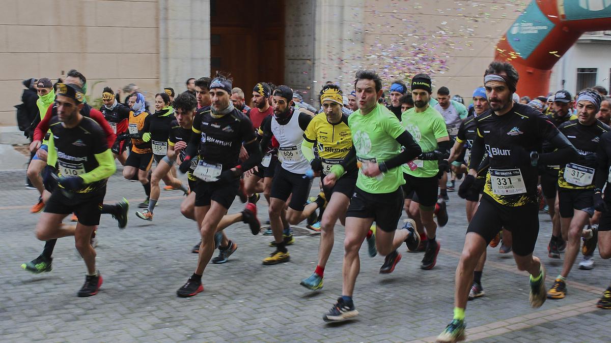 La salida de la XXIII Marxa de Muntanya de la Vilavella de este domingo.