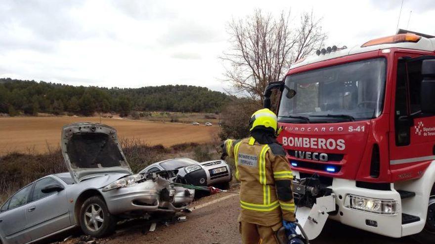 Fallece un peatón atropellado en la carretera de Cretas a Lledó
