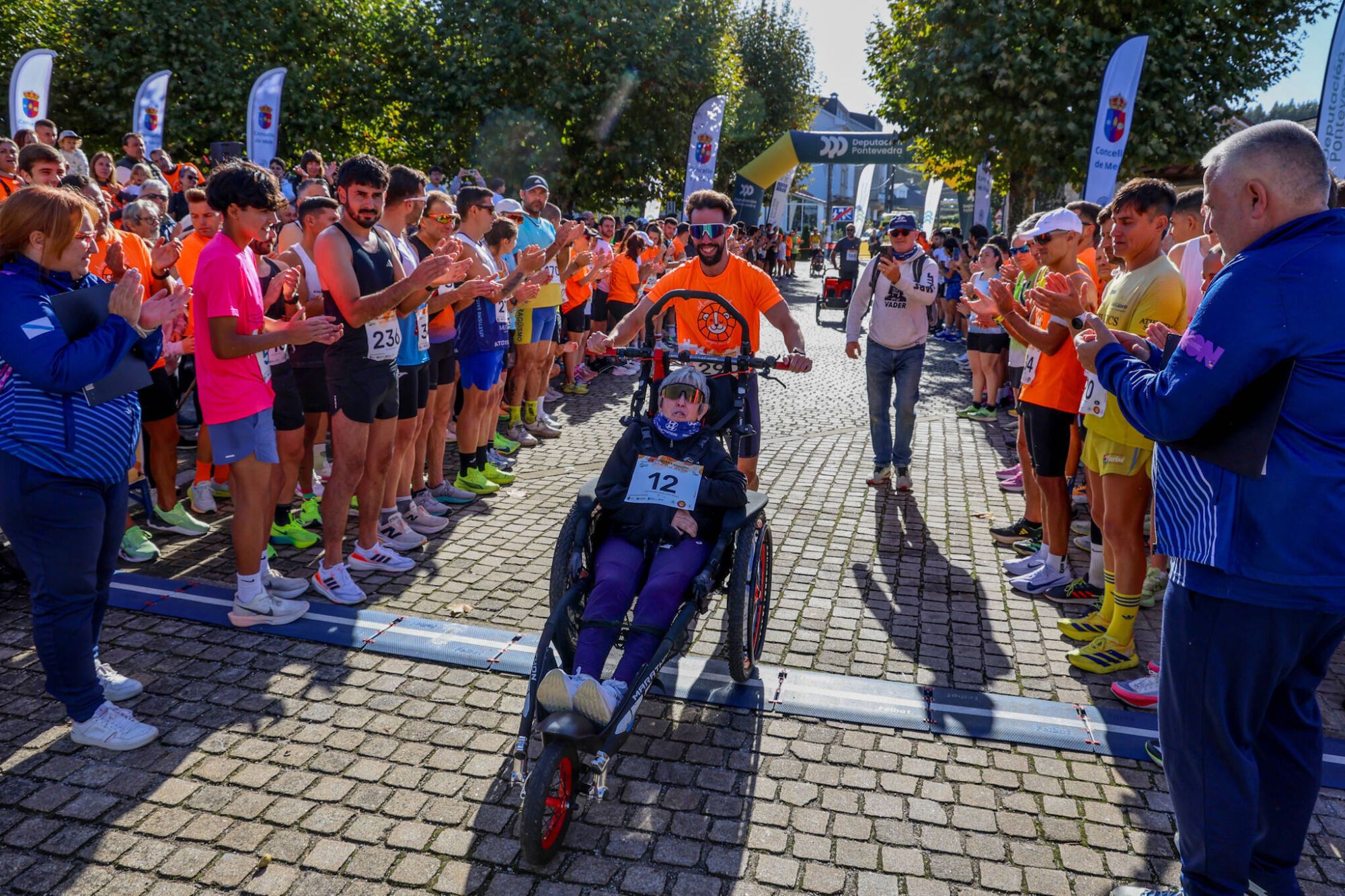 Andaina y carrera solidaria por niños como Leo Diz