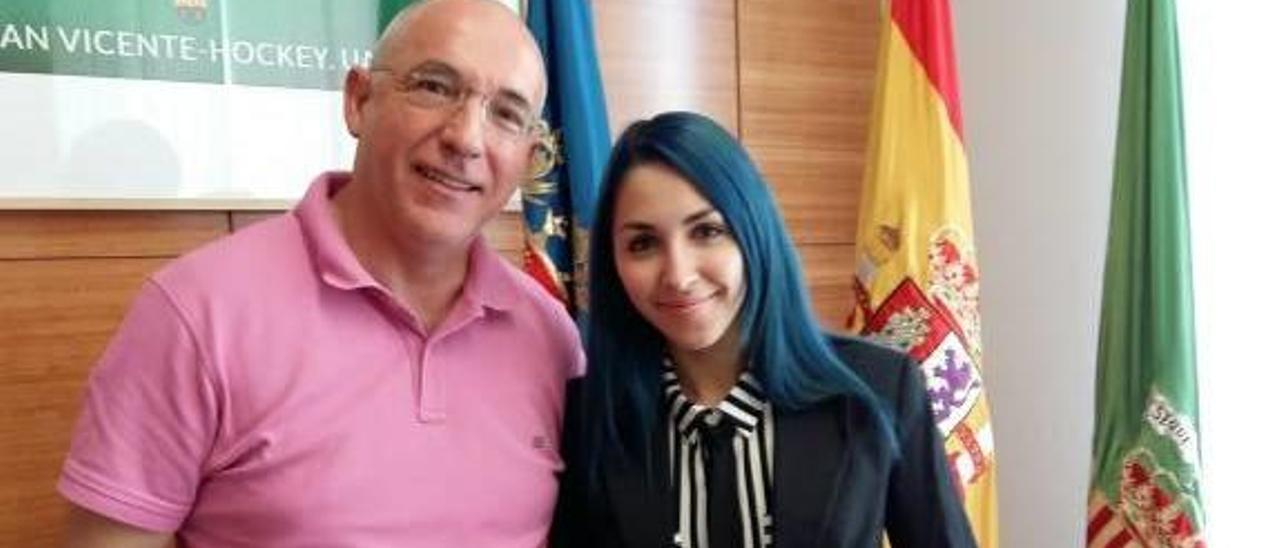 El alcalde de San Vicente del Raspeig recibió ayer a Mandi Asensi en el Ayuntamiento