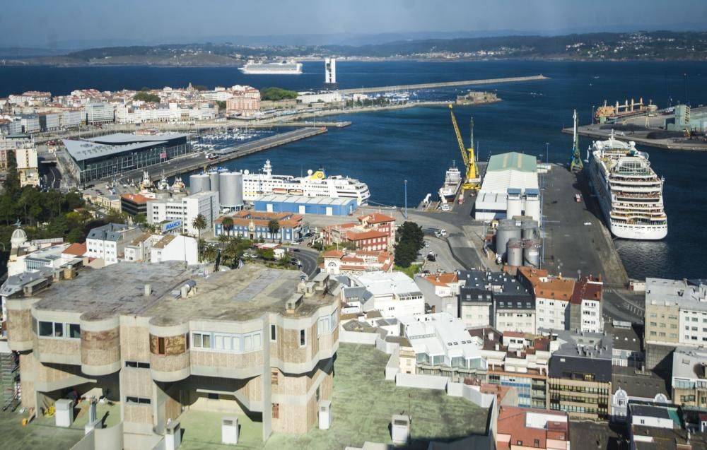 Triple escala de cruceros en A Coruña