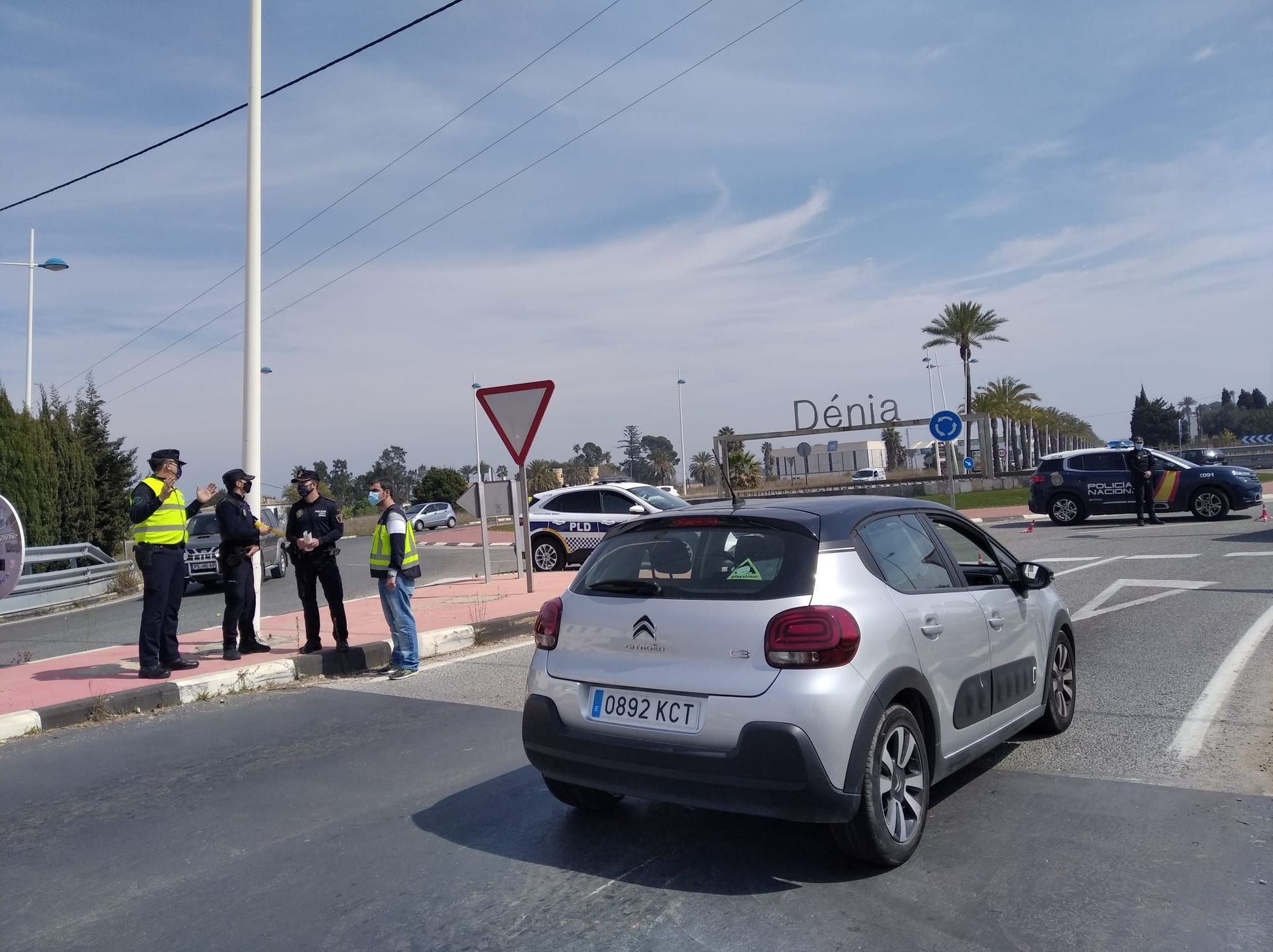 Controles de acceso en Dénia para evitar la llegada de turista de fuera de la Comunitat Valenciana