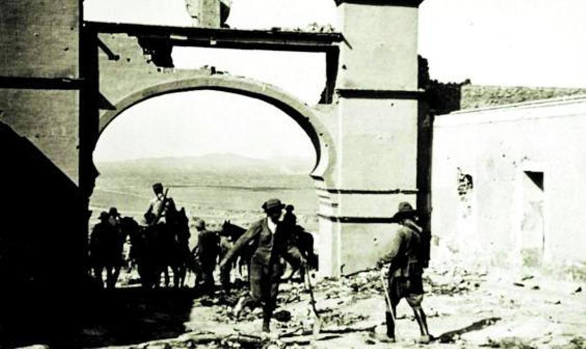 Entrada a Monte Arruit después del asedio. | | ALBAFOTO