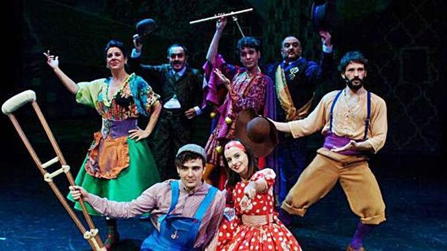 El elenco de &#039;El flautista de Hamelin&#039;, que estará mañana en Blanca.