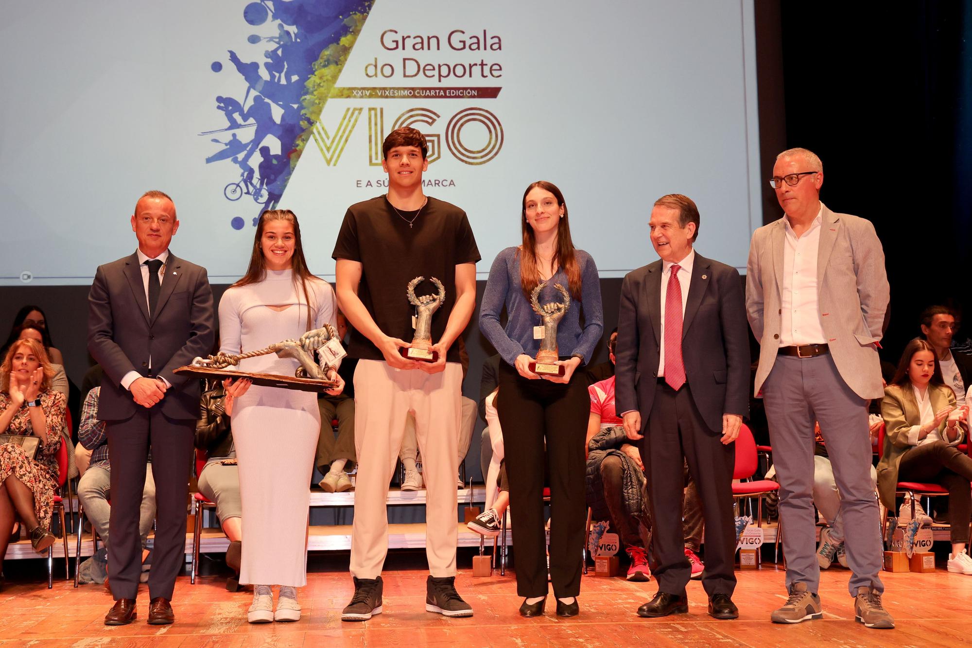 De izquierda a derecha: Walter Álvarez, Laura Vázquez, Martín Iglesias, Ainhoa Rapáraz, Abel Caballero y Rogelio Garrido