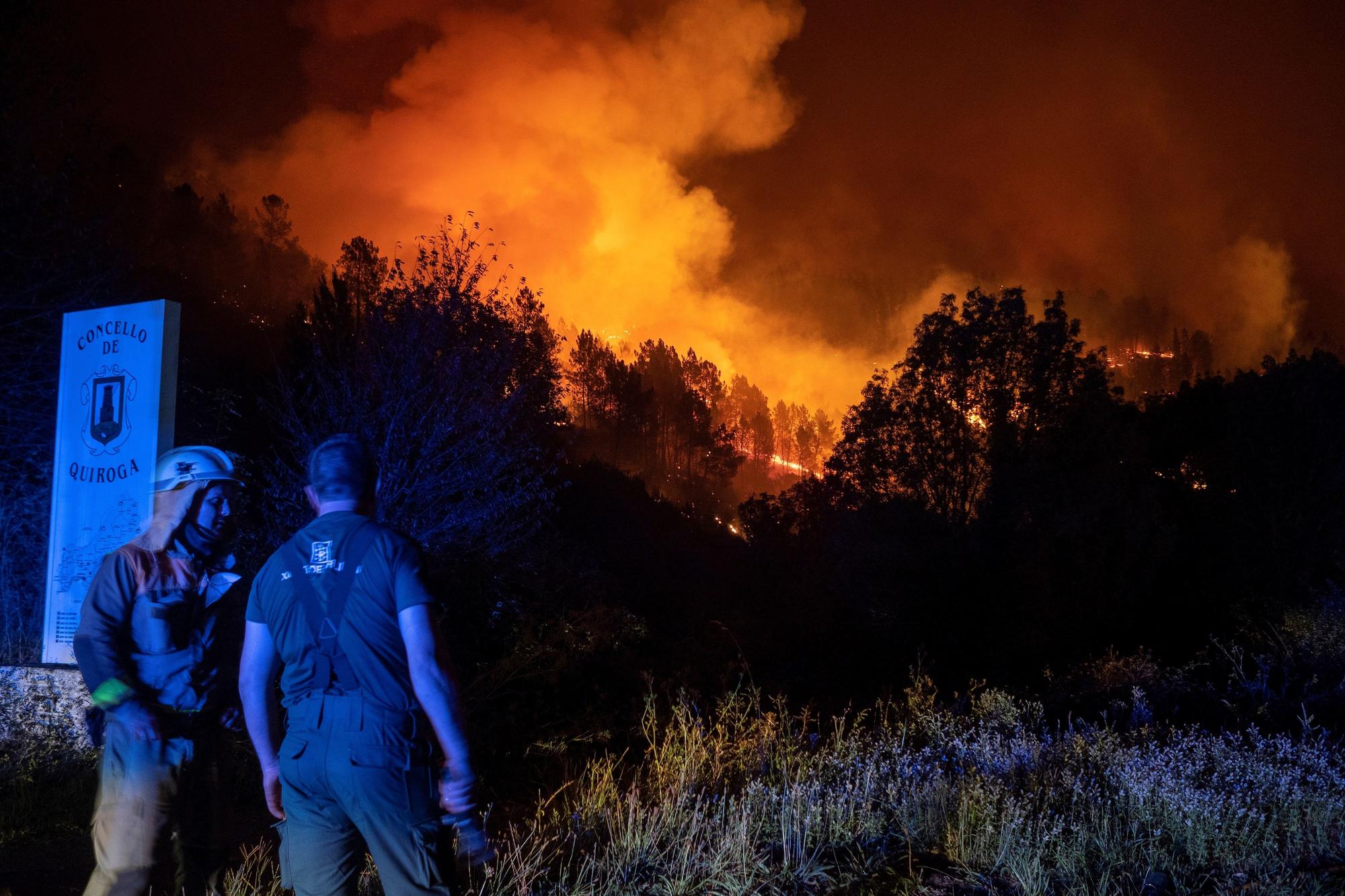 El fuego arrasa más de mil hectáreas en Ribas de Sil