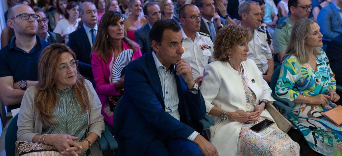 Mayte Martín Pozo, Fernando Martínez-Maíllo y Pilar Álvarez, durante la sesión. | Emilio Fraile
