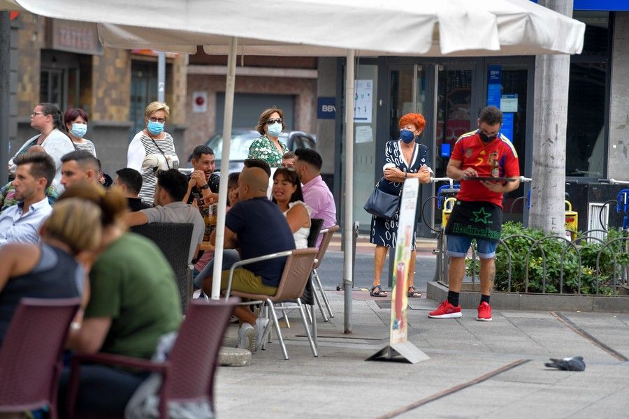 Aficionados ven en la capital grancanaria el partido de España en cuartos de final de la Eurocopa