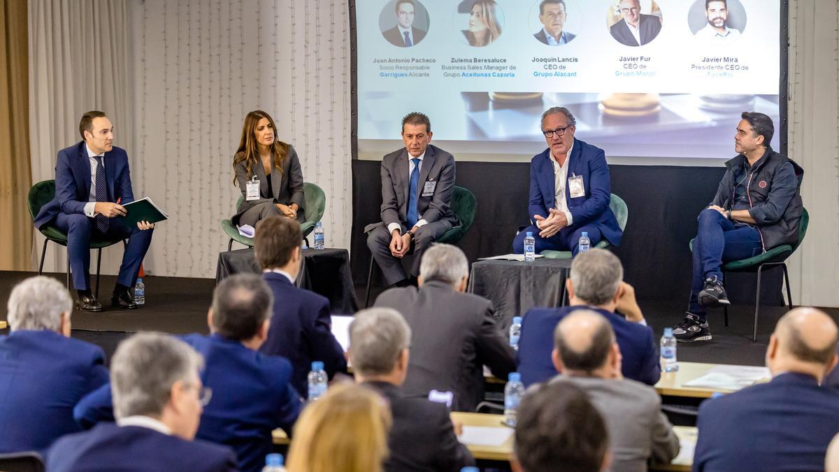 Los participantes en la jornada &#039;Líderes con Estrategia&#039;.