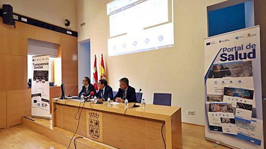 Sáez Aguado presenta el nuevo Portal de Salud.