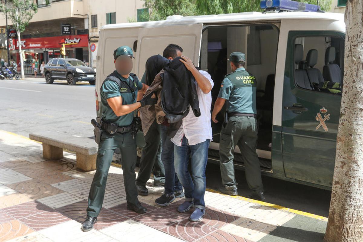El propietario de la discoteca Amnesia, Martín Ferrer, su hijo, Martí Ferrer, el apoderado de muchas de sus empresas, David de Felipe, y el contable del establecimiento, Vicente Pérez de Montis.