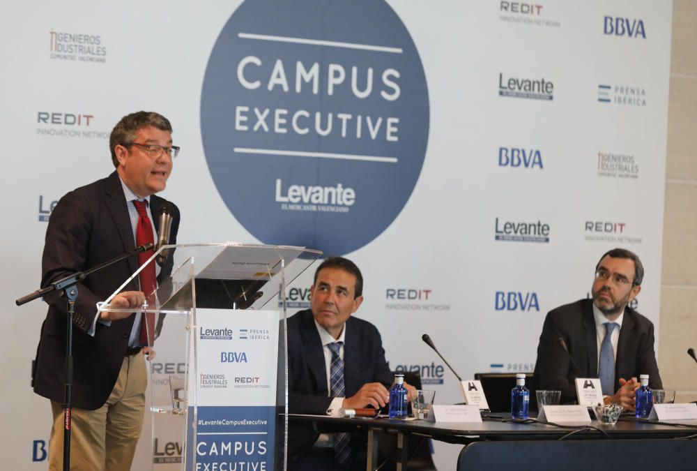 Conferencia inaugural de Campus Executive con el ministro Álvaro Nadal.