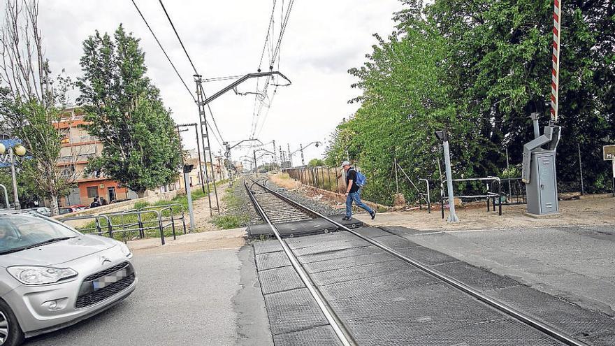 Villena vuelve a reivindicar una solución al problema de las vías del tren a su paso por la ciudad.